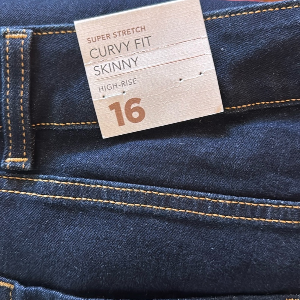 Curvy Skinny Jeans Sculpting